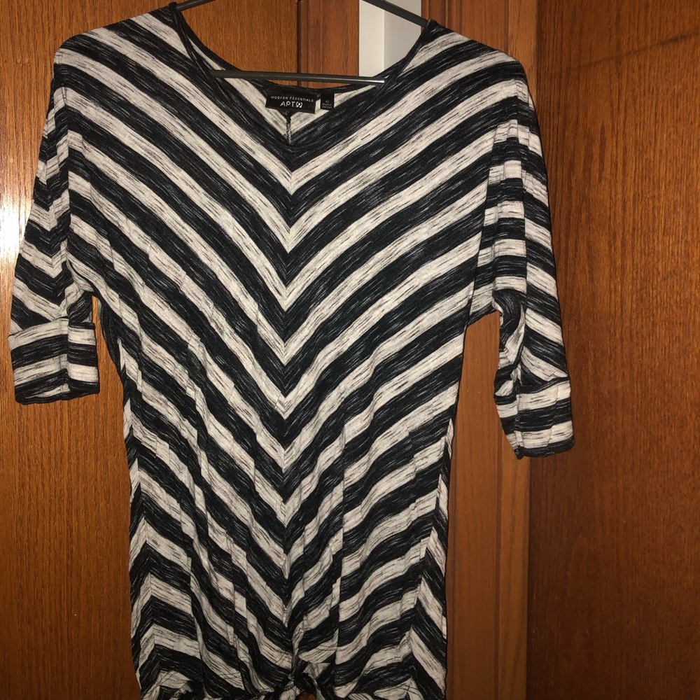 Apt 9 size small